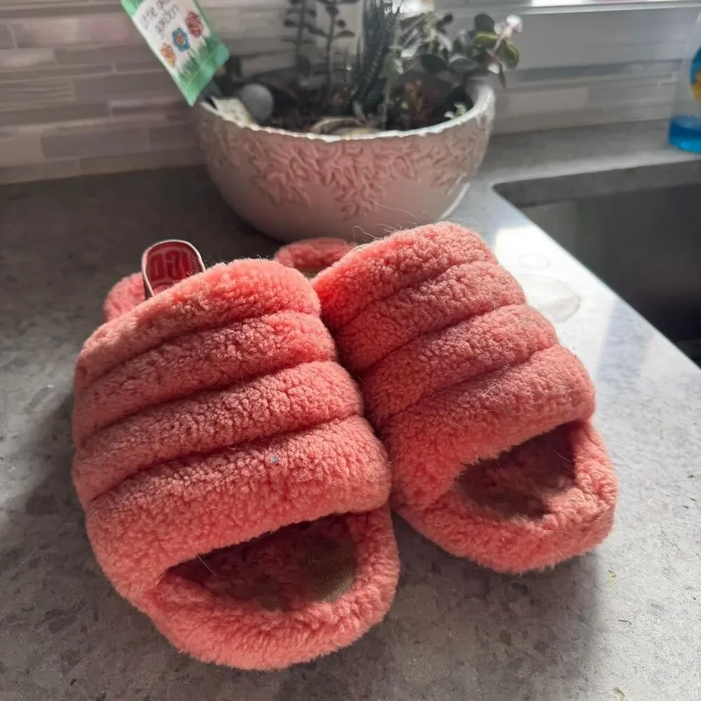 UGG Fluff Yeah slippers